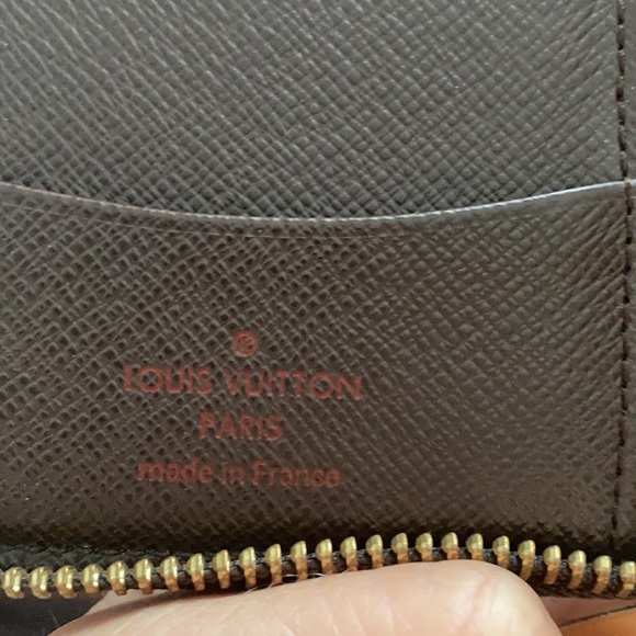 SOLD Authentic Louis Vuitton Zippy Compact Wallet - Picture 2 of 10